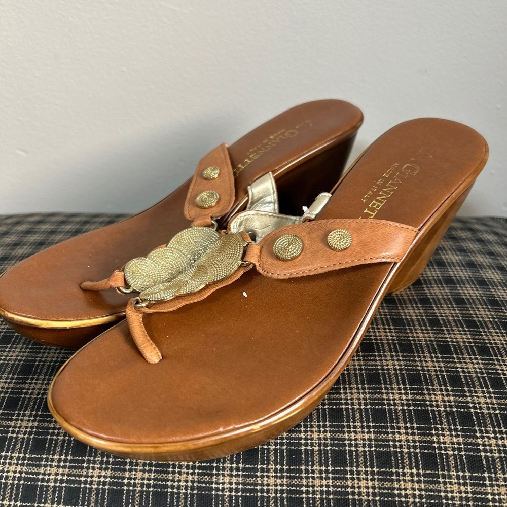 EUC A. Giannetti Wedge Sandals Medallion Thong Size 6.5 Tan Gold Made in Italy